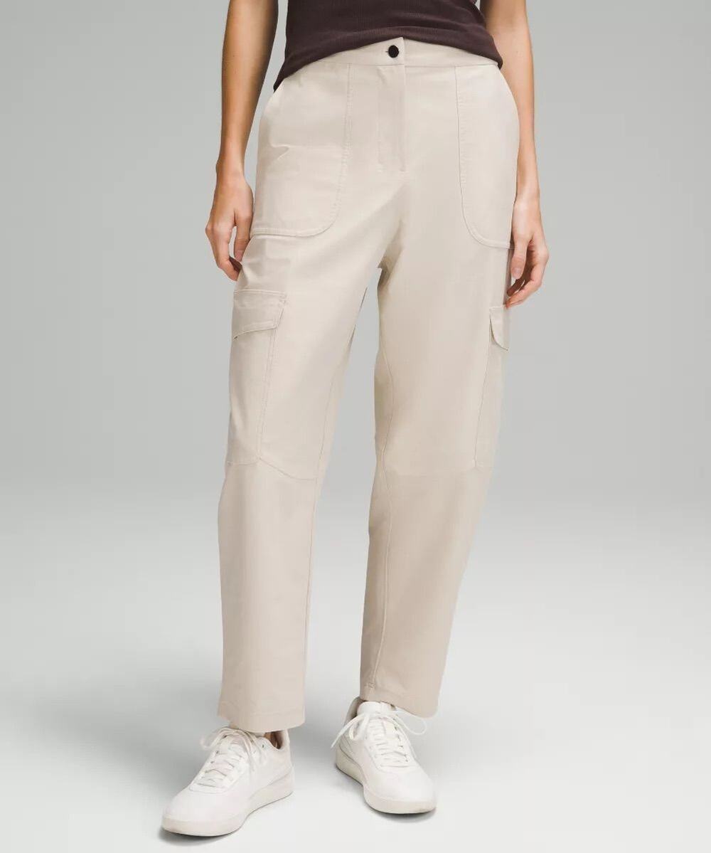 Lululemon Light Utilitech Cargo Pocket High Rise Pant Khaki Tan Size 31